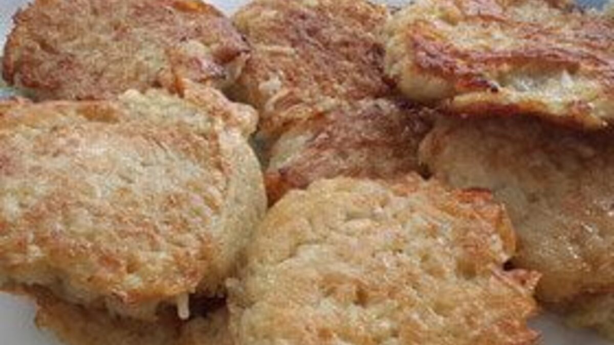 Картофельные оладьи из трех ингредиентов: создаем вкусный и сытный завтрак просто, быстро и недорого 