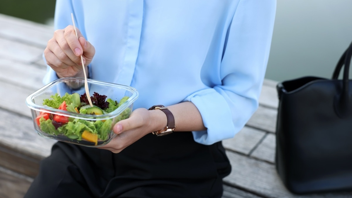 Что из еды взять на работу, чтобы не испортить репутацию в коллективе? Шеф-повар Беседин — про удобные "ссобойки"