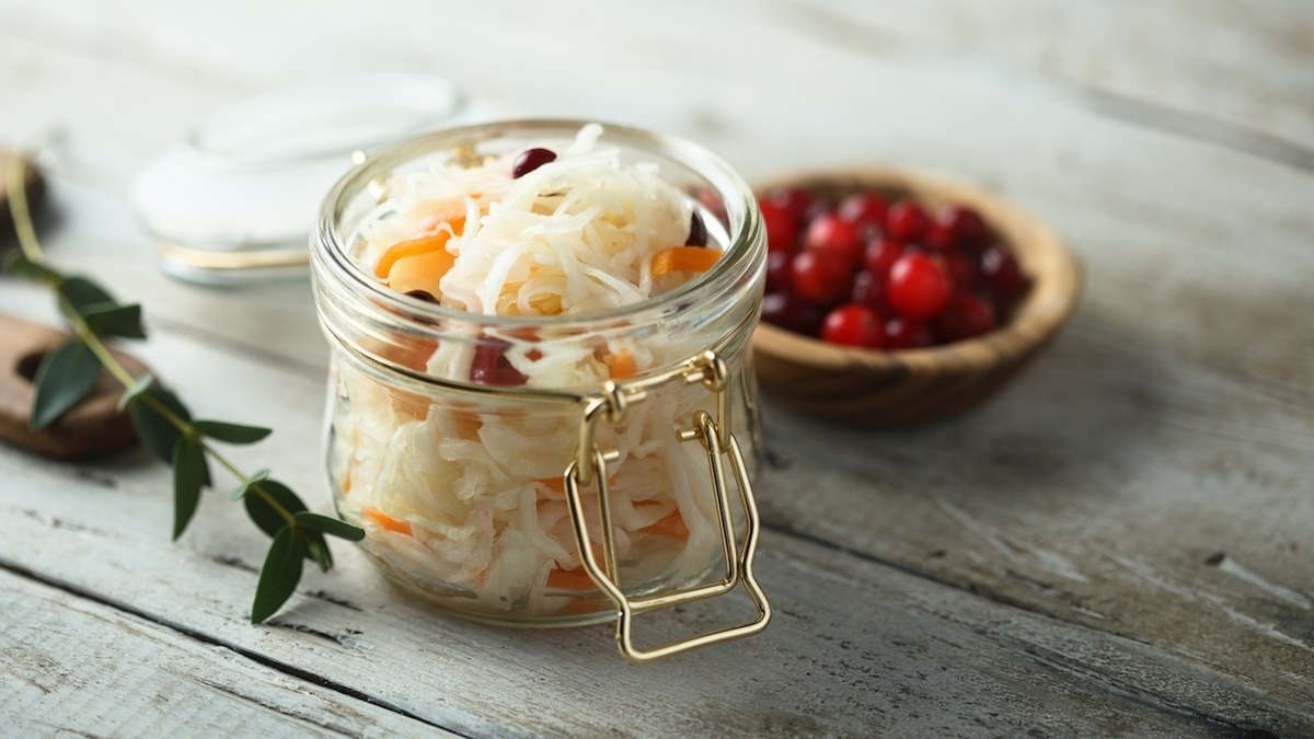 Клюква или брусника? Шеф-повар сказала, какую ягоду стоит добавить в квашеную капусту 