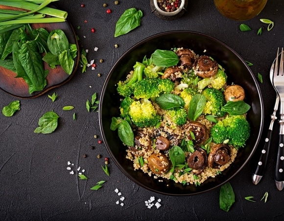 Диетолог назвала 2 типа продуктов, которые помогут пережить сезон простуд