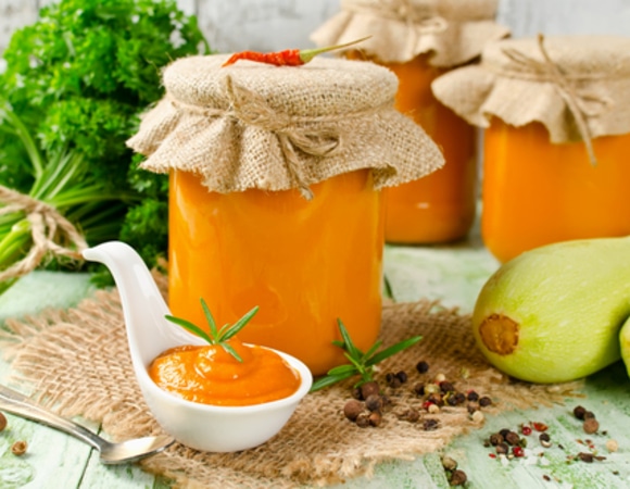 Просто, быстро и с "изюминкой": добавьте этот ингредиент и не узнаете кабачковую икру