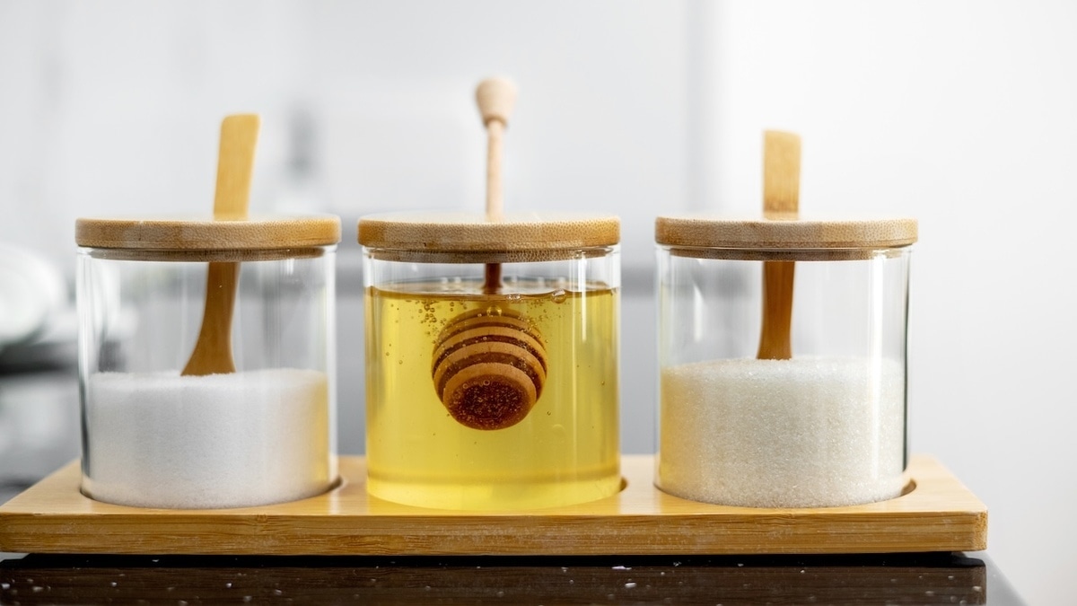 Испортят все блюда: шеф-повар Беседин раскрыл главную ошибку в хранении соли и сахара 