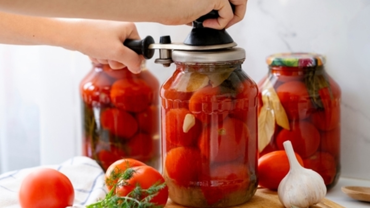 Как купить качественные крышки для закатки: шеф-повар поделился лайфхаком своей мамы