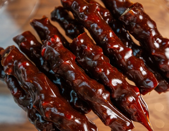 Как это делают в грузинском ресторане: рецепт чурчхелы с грецкими орехами