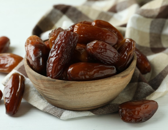 Помогает от паразитов и не только: почему финики с древности едят утром натощак Помогает от паразитов и не только: почему финики с древности едят утром натощак