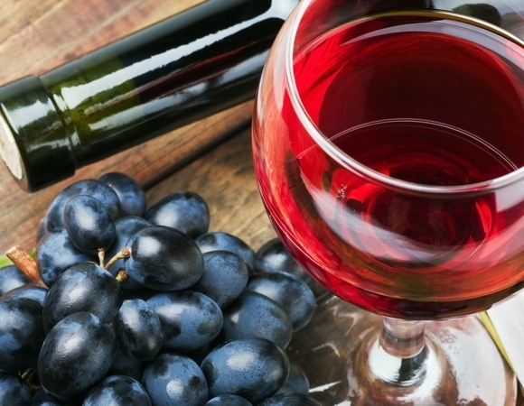 Несмотря на антиоксиданты: развеян популярный миф о красном вине — про сердце и сосуды Несмотря на антиоксиданты: развеян популярный миф о красном вине — про сердце и сосуды