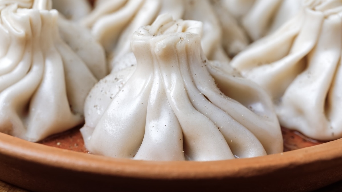 Проблема не в мясе: биолог объяснила, кому нельзя пельмени, манты и хинкали