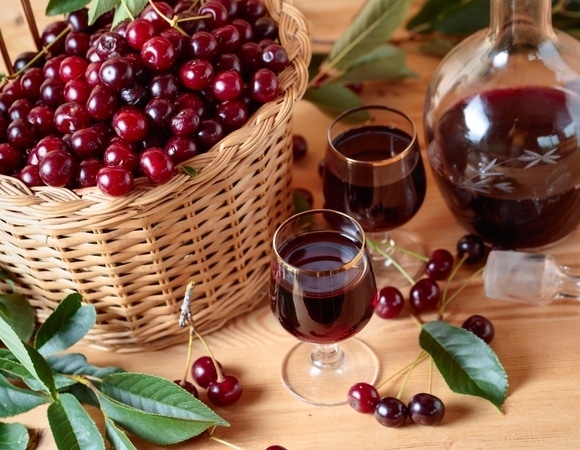 Рюмка будет лишней: врач предупредил о скрытой опасности настоек