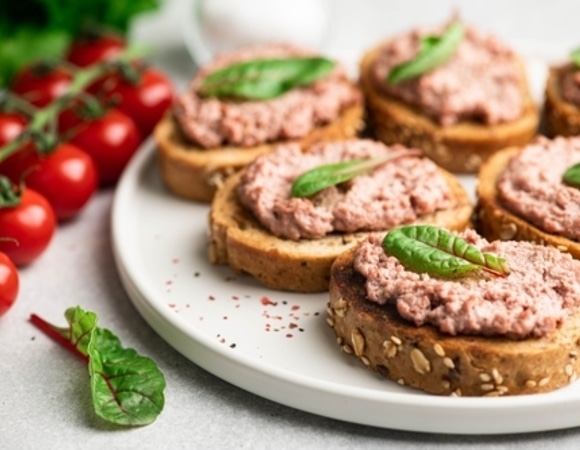 Добавьте этот продукт в паштет из куриной печени: изысканная нотка в простом блюде