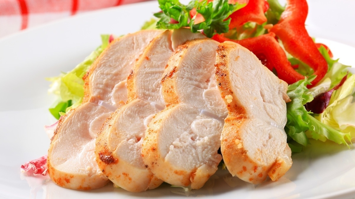 Что делать, если вы съели недоваренную курицу?