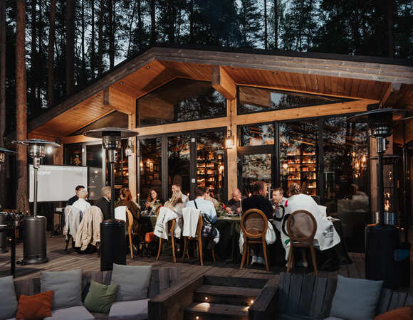 По следам Chef’s Camp 2025: готовим шарлотку и баклажаны пармиджана от известных шефов