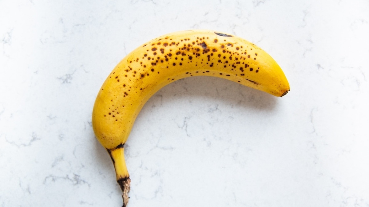 Врач из Гарварда объяснил, почему не нужно есть бананы с коричневыми точками на кожуре