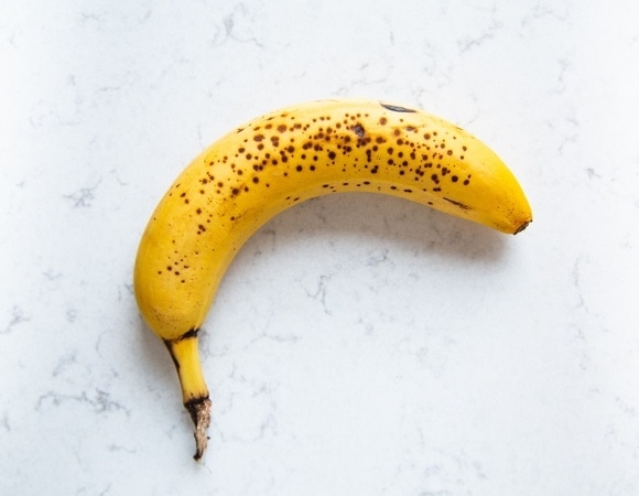 Врач из Гарварда объяснил, почему не нужно есть бананы с коричневыми точками на кожуре