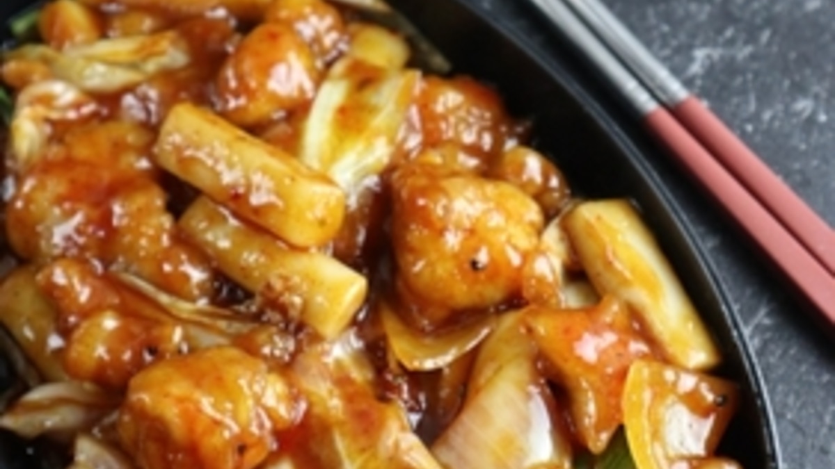 Коварные токпоки: кому опасно есть модное корейское уличное блюдо