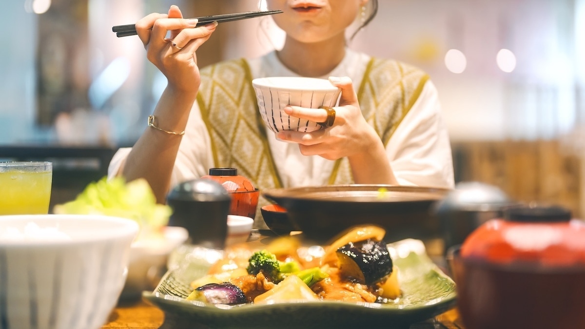 Почему в Китае принято чавкать и стоит ли туристам копировать привычку? Ответила эксперт по этикету Почему в Китае принято чавкать и стоит ли туристам копировать привычку? Ответила эксперт по этикету