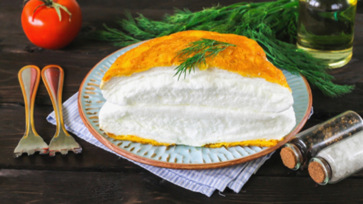 Лайфхак для пышного омлета: сделайте это с молоком, чтобы получить воздушную вкуснятину, вместо плоской "подошвы"