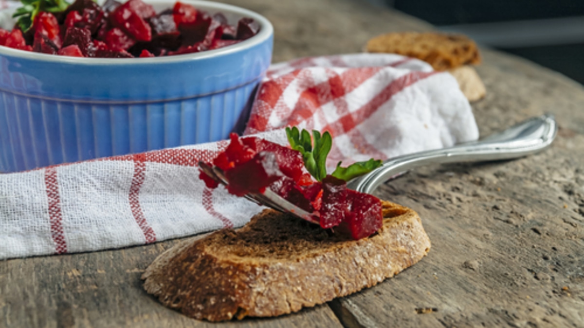 Ностальгия в глаз попала: вспоминаем советские блюда и рецепты "как в столовой"