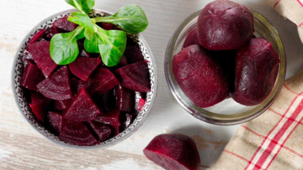 Получится сочная и нежная: эксперт дала советы, как сохранить сок при варке свеклы