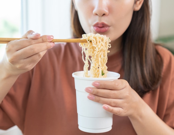 Что произойдет, если ежедневно питаться лапшой быстрого приготовления? Что произойдет, если ежедневно питаться лапшой быстрого приготовления?