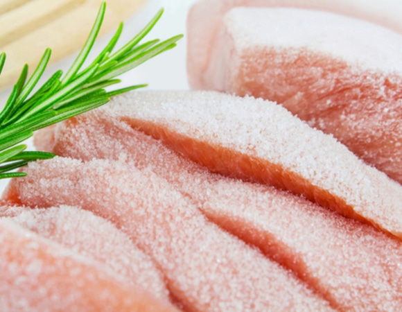 "Никакой микроволновки!": автор кулинарной книги озвучила грамотный способ разморозки мяса "Никакой микроволновки!": автор кулинарной книги озвучила грамотный способ разморозки мяса