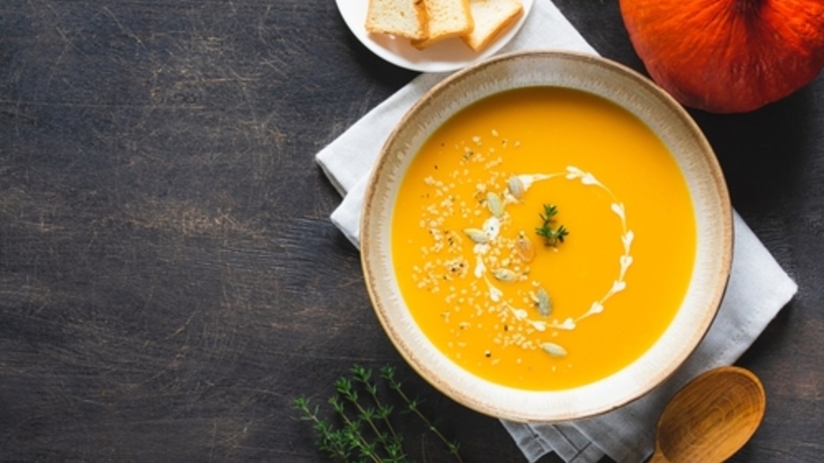 Оранжевая жижа вместо густой вкуснятины: почему тыквенный суп получается водянистым и как добиться кремовой текстуры