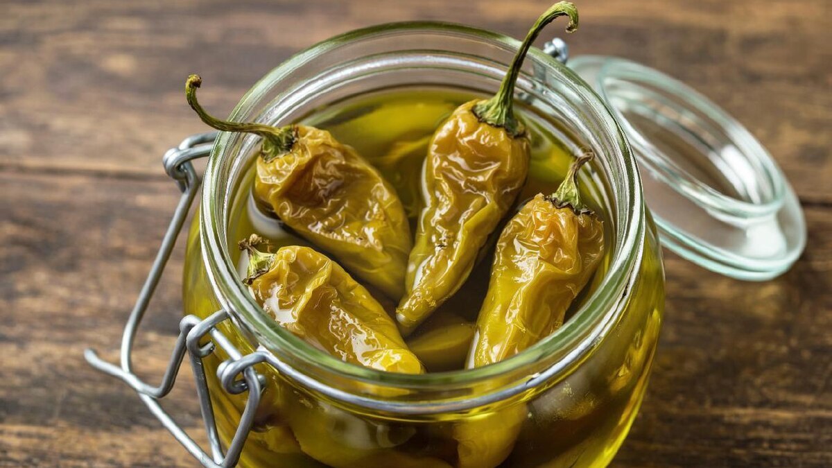 "Рецепт от моей свекрови": эта заготовка из болгарских перцев делается в два счета, а вкус —  пальчики оближешь!
