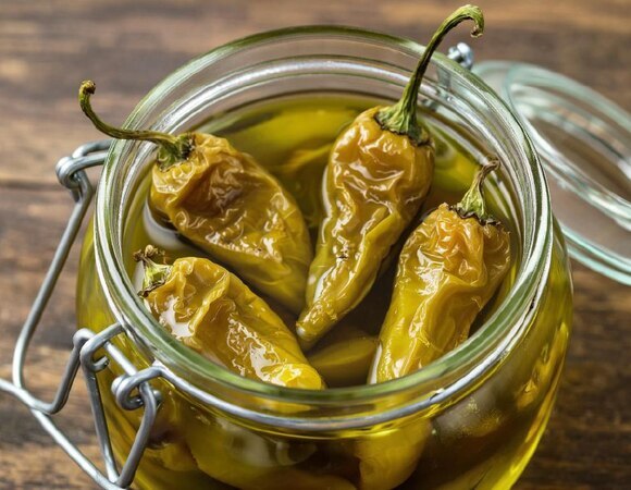 "Рецепт от моей свекрови": эта заготовка из болгарских перцев делается в два счета, а вкус —  пальчики оближешь!