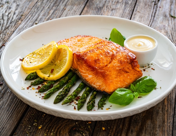 Идеальный лосось на сковороде — как в ресторане, только лучше