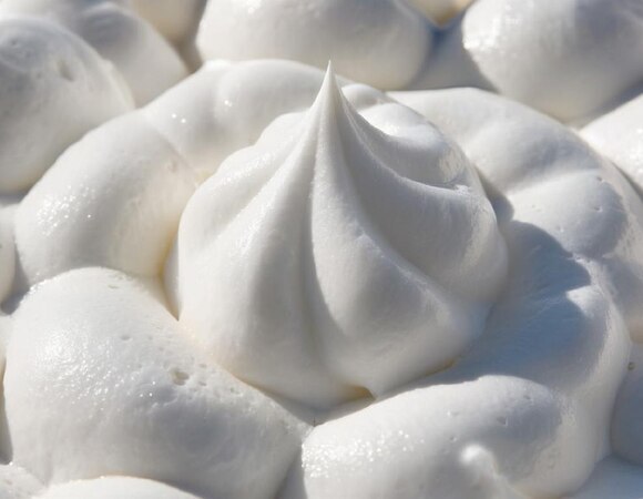 Для тех, кто любит нежную текстуру: бархатистый десерт всего из двух ингредиентов Для тех, кто любит нежную текстуру: бархатистый десерт всего из двух ингредиентов