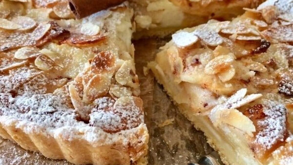 Не только шарлотка: топ-5 самых популярных яблочных пирогов россиян