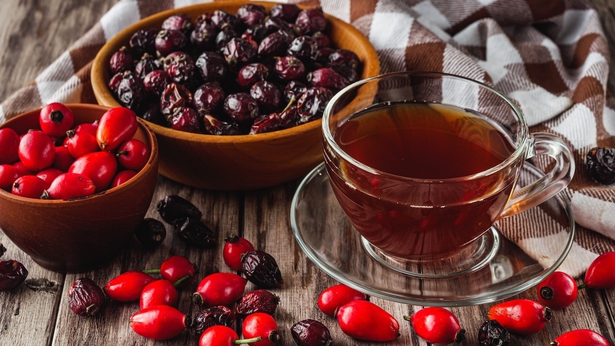 Эту ошибку при заваривании шиповника допускают слишком часто — ягода лишается пользы Эту ошибку при заваривании шиповника допускают слишком часто — ягода лишается пользы