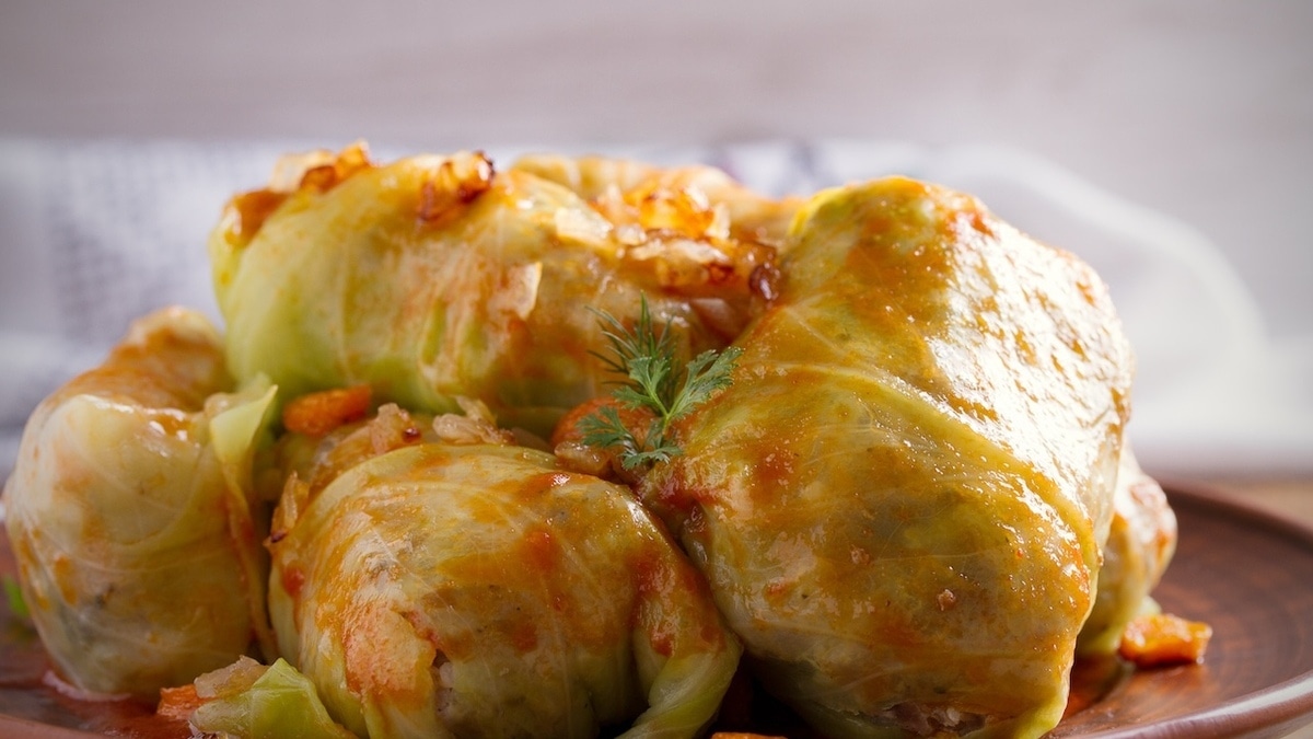 Не всякая капуста подходит для голубцов — берите такую: листья не порвутся и не будут жесткими 