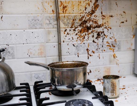 Никаких липких шкафчиков: эти домашние средства помогут навести чистоту на кухне Никаких липких шкафчиков: эти домашние средства помогут навести чистоту на кухне