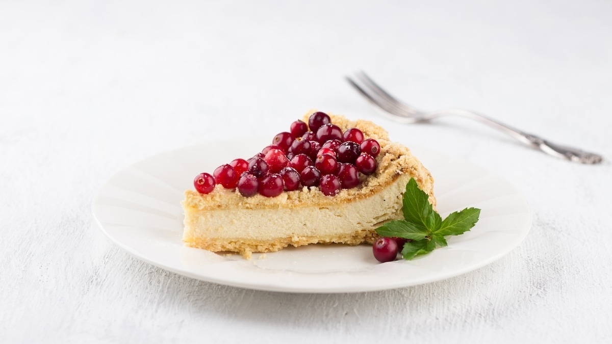 Ватрушка с крошкой — десерт "как в детском саду" готовится за 3 шага