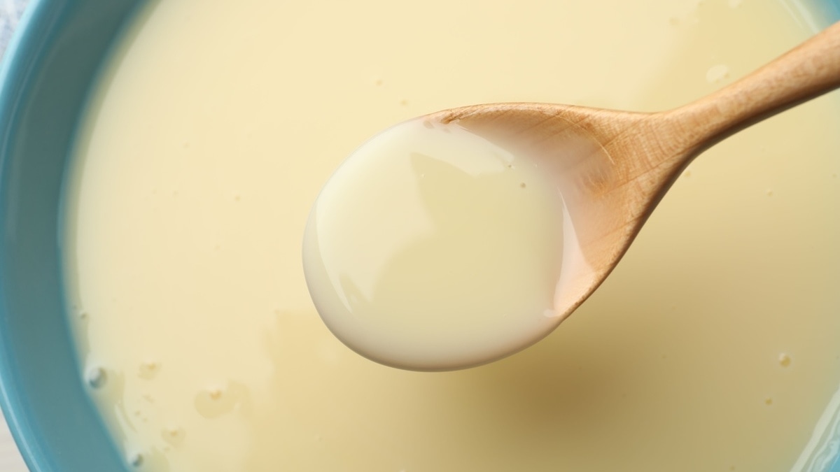 Домашняя сгущенка за 15 минут получается вкуснее магазинной — вот как ее делают