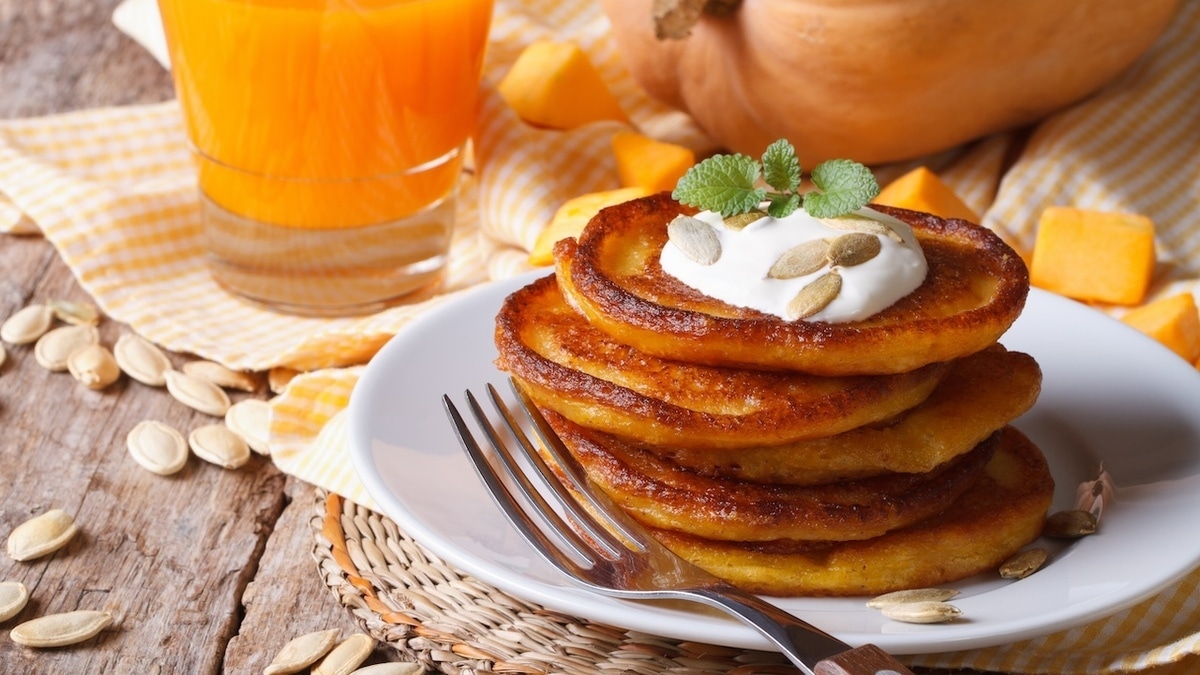 "Ароматные солнышки": как приготовить тыквенные оладьи — идеальное тесто собирается по этим пропорциям "Ароматные солнышки": как приготовить тыквенные оладьи — идеальное тесто собирается по этим пропорциям