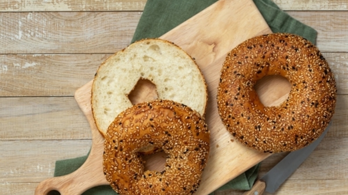 "Вот это стоящий рецепт!": такое тесто для бейглов понравится даже самым "зожнутым" "Вот это стоящий рецепт!": такое тесто для бейглов понравится даже самым "зожнутым"