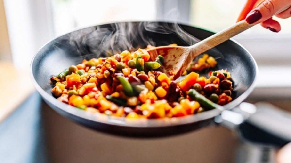 Лайфхак для быстрого ужина: используем китайский способ приготовления стир-фрай 