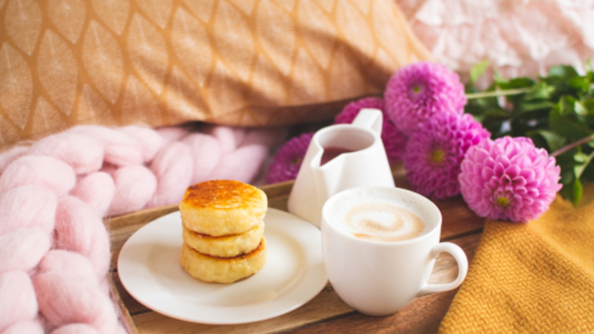 Сдуваются, как воздушный шарик: 6 ошибок, из-за которых оладьи не получаются пышными