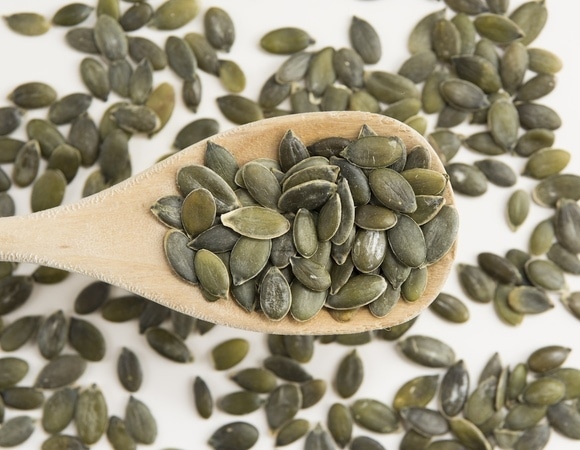 На сон грядущий: правда ли, что горсть тыквенных семечек спасает от бессонницы? На сон грядущий: правда ли, что горсть тыквенных семечек спасает от бессонницы?