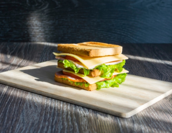 Я его слепила из того, что было: в Сети набирает странный, но практичный кулинарный тренд Я его слепила из того, что было: в Сети набирает странный, но практичный кулинарный тренд