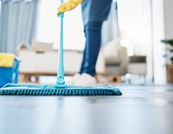 Средство для полов больше не нужно — всего 2 продукта с кухни его заменят Средство для полов больше не нужно — всего 2 продукта с кухни его заменят