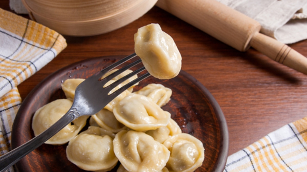 Отмечаем 26 сентября День пельменей: почему это полезно, кому их нельзя, и сколько обычно съедается за один раз