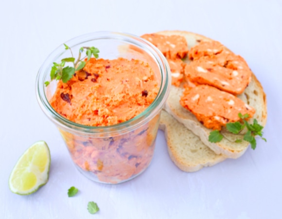 Любой бутерброд станет "амброзией": как сделать из обычных ингредиентов изумительную заготовку для закусок Любой бутерброд станет "амброзией": как сделать из обычных ингредиентов изумительную заготовку для закусок