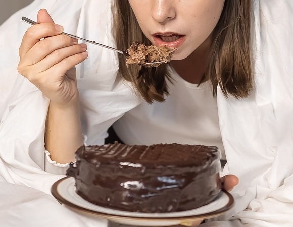 Заедать стресс сладким опасно: вот чем эксперт Роскачества посоветовала заменить вредную привычку Заедать стресс сладким опасно: вот чем эксперт Роскачества посоветовала заменить вредную привычку