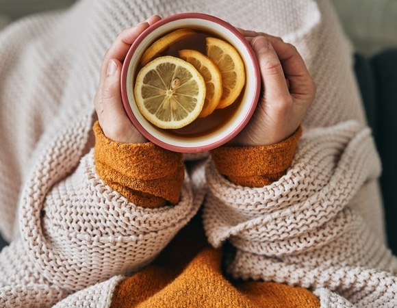 Поможет ли чай при простуде? И да, и нет — разобрались, что пить во время болезни Поможет ли чай при простуде? И да, и нет — разобрались, что пить во время болезни