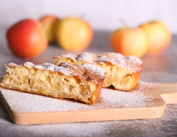 Россияне стали меньше покупать шарлотку и чаще делать сами: почему это полезнее, и как не испортить выпечку Россияне стали меньше покупать шарлотку и чаще делать сами: почему это полезнее, и как не испортить выпечку