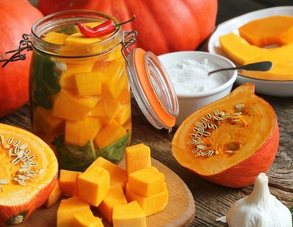 Что приготовить из тыквы? Особый маринад превратит ее в универсальную закуску Что приготовить из тыквы? Особый маринад превратит ее в универсальную закуску