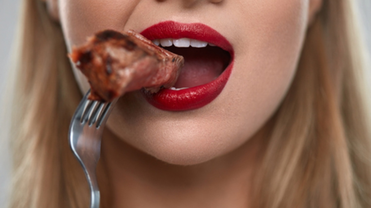 Почему мясо становится при тушении не мягким, а жестким: один нюанс меняет все! Почему мясо становится при тушении не мягким, а жестким: один нюанс меняет все!