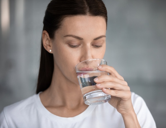 Болит голова? Доктор Мясников назвал распространенную причину и простейший способ решения проблемы Болит голова? Доктор Мясников назвал распространенную причину и простейший способ решения проблемы